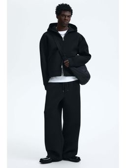 H&M - Men Black Relaxed Fit Scuba Joggers