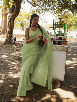 Huts and Looms - Women Green Cotton Silk Solid Saree