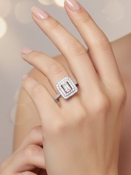925 SILLER - The Luminary Emerald-Cut Halo Ring
