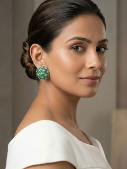 Niscka - Emerald Green Ad Floral Style Stud Earring