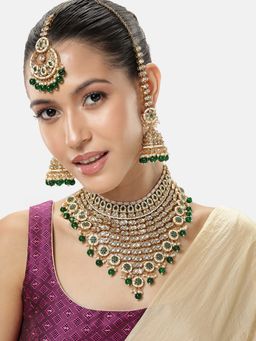 Peora - Gold Plated Green Kundan And Beads Studded Jewellery Set