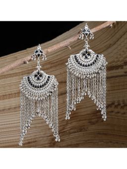 Karatcart - Oxidised Silver Black Kundan Chandbali Earrings with Tasselsfor Women