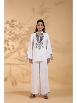 STIL-O-STITCH - White Embroidered Mandarin Neck Top and Pant
