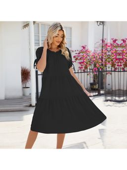Outzidr - Black Solid Midi Dress