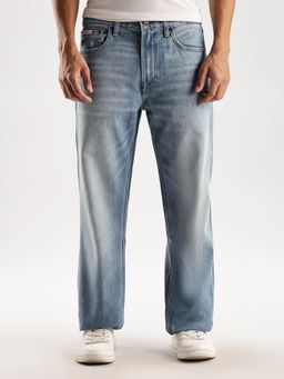 Calvin Klein - Mid-Wash Straight Fit Mid Rise Jeans