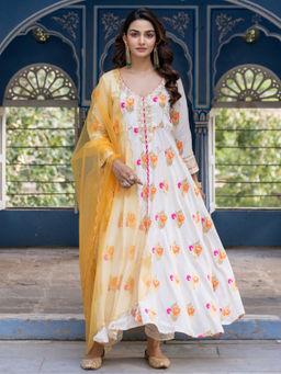 Myaara - White Embroidered Flared Anarkali Kurta with Pant and Dupatta (Set of 3)