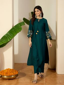 INDDUS - Women Floral Thread Embroidered Kurta Palazzo