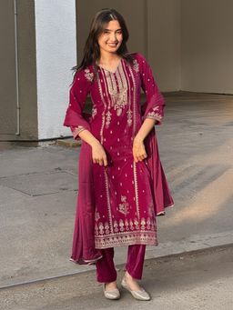 Janasya - Women Pink Embroidered Straight Kurta Pant With Dupatta