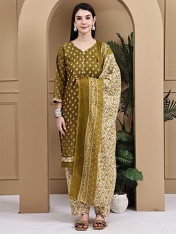 Rajnandini - Women Green Cotton Blend Floral Printed Kurta Salwar With Dupatta