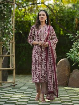 Rain & Rainbow - Printed Gotta Patti Pure Cotton Straight Kurta Pant With Dupatta