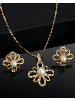 Estele - Gold Plated Flower Shaped Pearl Necklace Set for Women