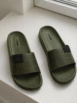 WROGN - Men Green Cubix Sliders