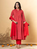 Red color option, Sold out, Currently selected