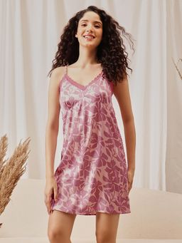 Clovia - Chic Floral Print Short Nighty In Light Pink - Satin