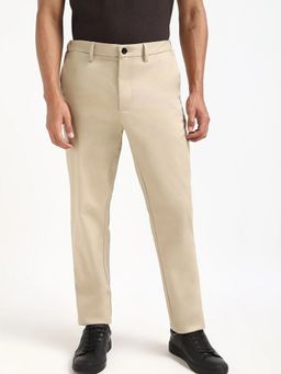 Tommy Hilfiger - Relaxed Fit Solid Mid Rise Chino - Beige