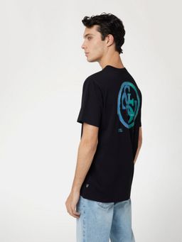 Guess - Men Black Graphic Print Short Sleeves T-Shirt