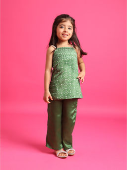 Tiny Kingdom - Girls Green Bandhani Printed Kurti and Pant