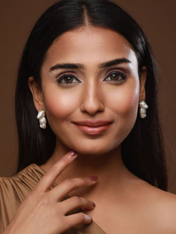 Aatmana - Gold-Plated Teddy Bear Stud Earrings