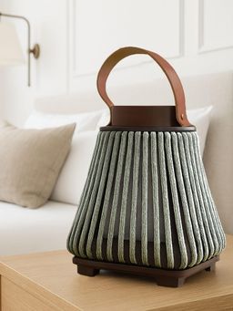 LUXEHOME INTERNATIONAL - Bamboo Woven Lantern with Glass Jar - Siege