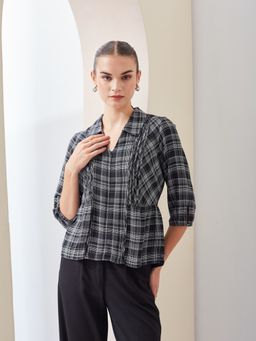 Latin Quarters - Black Checked Spread Collar Casual Regular Top