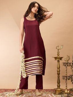 Globus - Women Brown Sleeveless Round Neck Straight Kurta with Pant (Set of 2)