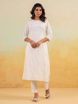 Janasya - Women's Off White Pure Cotton Embroidered Straight Kurta and Pant (Set of 2)