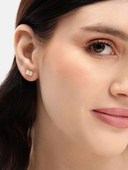 Carlton London - 18Kt Gold Plated Elegant Baguette Solitaire Stud Earrings