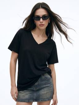 Outzidr - Street Black V Neck Oversize T-Shirt