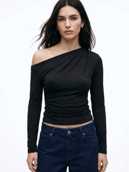 Outzidr - Black One Shoulder Full Sleeves Top
