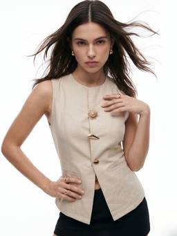 Outzidr - Cream Sleeveless Vest Top With Metal Buttons