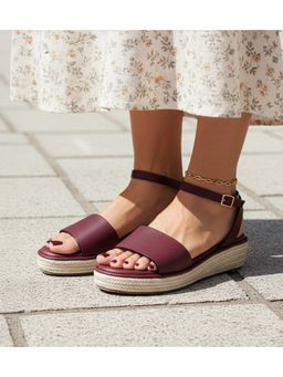 Pair ie Tales - Women Sandals with Ankle Strap - Maroon - Maroon