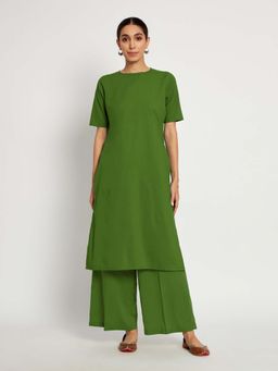 Thevasa - Green Round Neck Long Solid Kurta & Palazzo (Set of 2)