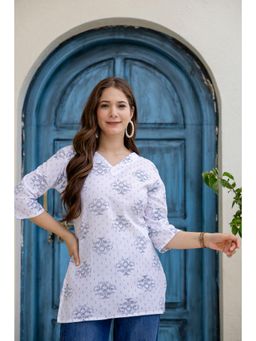 Surhi - Women White Printed Short Kurti