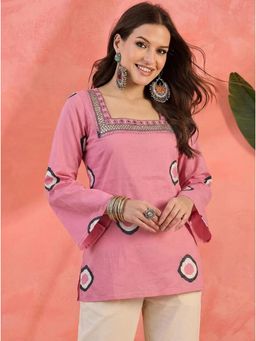 Surhi - Women Pink Printed Embroidered Short Kurti