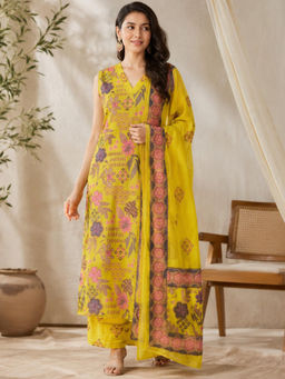 Vastramyaa - Women Yellow Floral Printed Kurta with Pant and Dupatta
