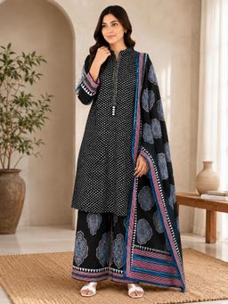 Vastramyaa - Women Black Floral Printed Kurta with Palazzo and Dupatta