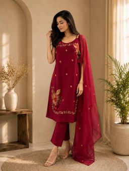 Vastramyaa - Women Maroon Floral Embroidered Kurta with Pant and Dupatta