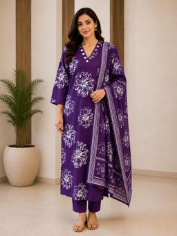 Vastramyaa - Women Purple Floral Mirror Work Kurta with Pant and Dupatta