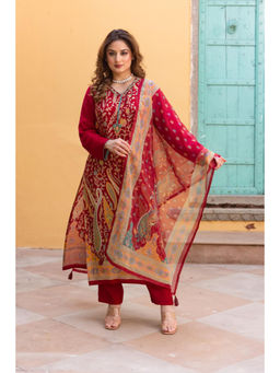 Autumnlane - Red Muslin V-Neck Kurta with Salwar Pant and Dupatta (Set of 3)