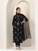 Black color option, Sold out, Currently selected