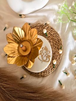 Homearte - Marble Ganesha Flower Shape Tealight Holder