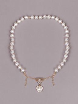 Odette - Pearl Necklace with a Heart Studded Pendant