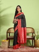 Black color option, Sold out, Currently selected