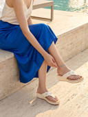 Cream color option, Currently selected