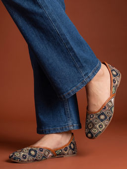 JODYHUB - Women Tan Juttis