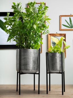 IAAH - Avant-Garde Planter with Stand Silver