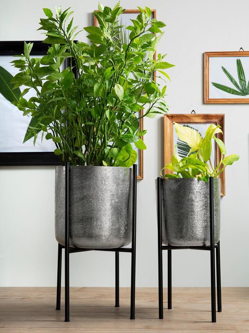 IAAH Avant-Garde Planter with Stand Silver