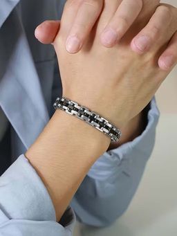 Peora - Men Black-Silver Plated Interlock Link Chain Openable Bracelet