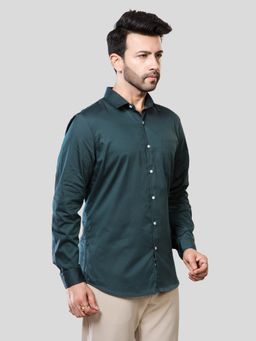 XKIND - Jonesburg Men's Green Solid Slim Fit Formal Shirt