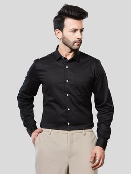 XKIND - Jonesburg Men's Black Solid Slim Fit Formal Shirt